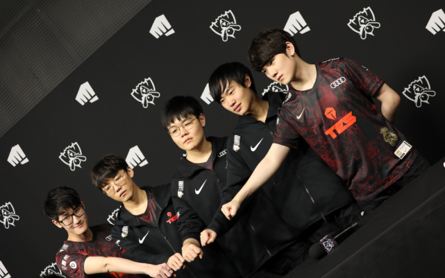 变的防守状 变的防守状