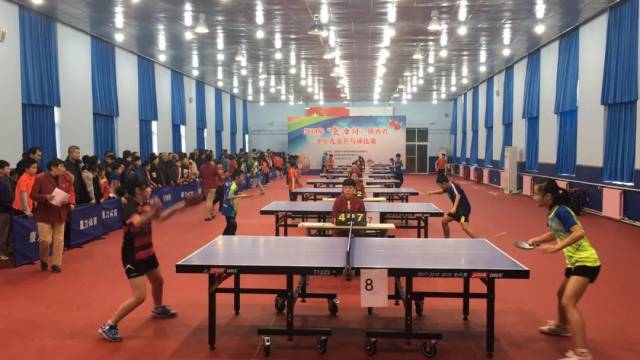 在谈到与巴 在谈到与巴